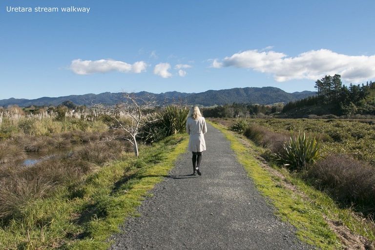 Photo of property in 21 Riverside Place, Katikati, 3129