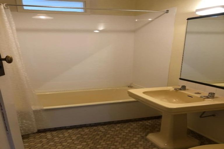 Photo of property in 24 Izard Road, Khandallah, Wellington, 6035