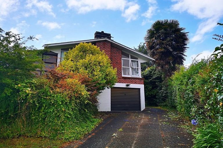 Photo of property in 16 Helena Road, Hillcrest, Hamilton, 3216