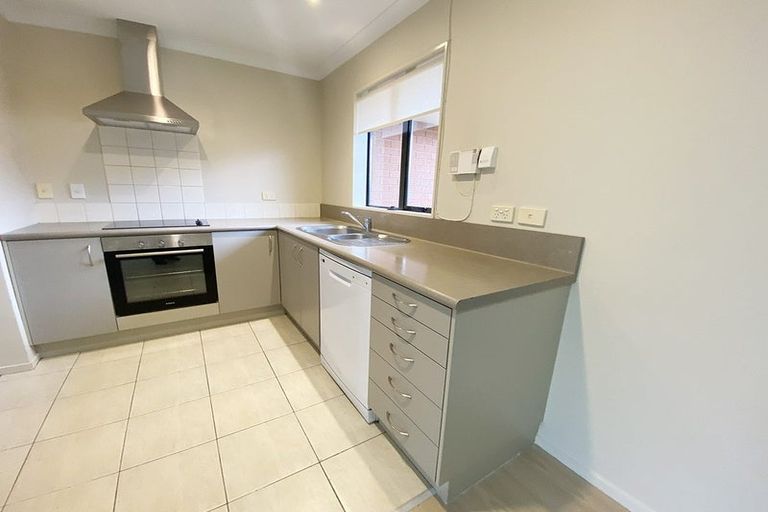 Photo of property in 44 Saralee Drive, Manurewa, Auckland, 2105