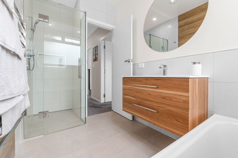 Photo of property in 81 Vardon Road, St Andrews, Hamilton, 3200