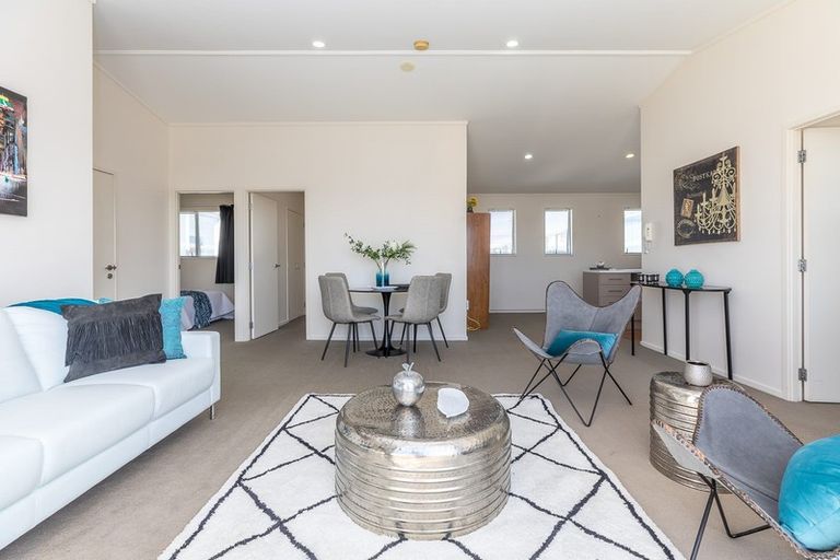 Photo of property in 325/26 Morningside Drive, Morningside, Auckland, 1025