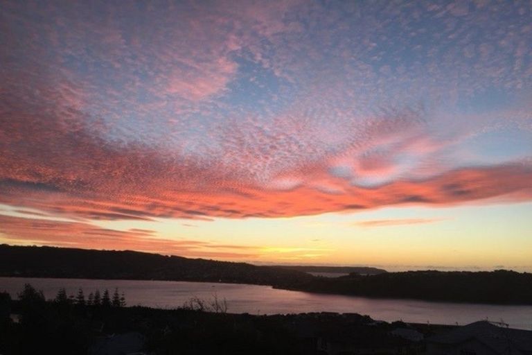 Photo of property in 4 Tombane Terrace, Papakowhai, Porirua, 5024