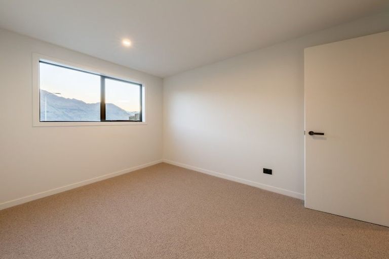 Photo of property in 18 Fenton Avenue, Wanaka, 9305