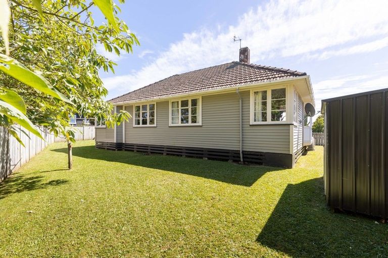 Photo of property in 121 Frankley Road, Frankleigh Park, New Plymouth, 4310