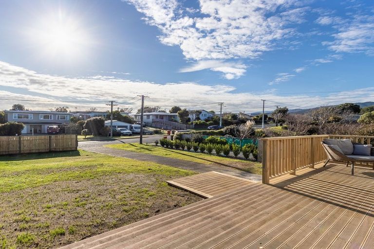 Photo of property in 15 Kaka Road, Raumati Beach, Paraparaumu, 5032