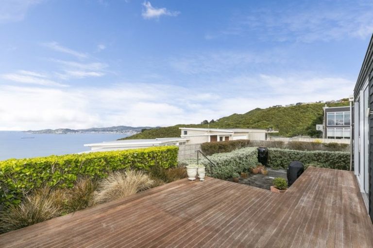 Photo of property in 25 Cromwell Point, Newlands, Wellington, 6037