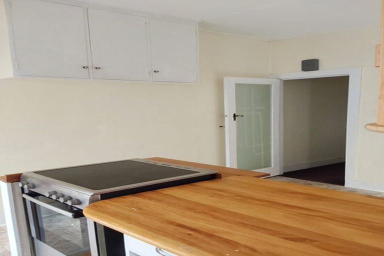 Photo of property in 199 Onepu Road, Lyall Bay, Wellington, 6022