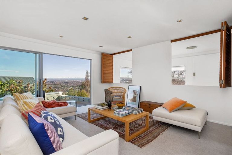 Photo of property in 1 Whisby Road, Cashmere, Christchurch, 8022