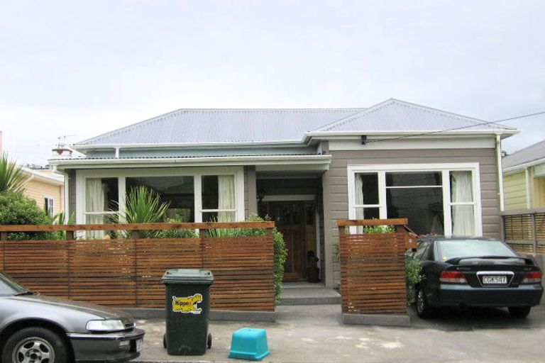 Photo of property in 8 Chatham Street, Berhampore, Wellington, 6023