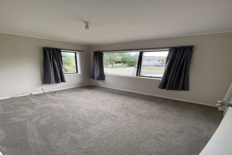 Photo of property in 43 Deverell Place, Northcross, Auckland, 0632