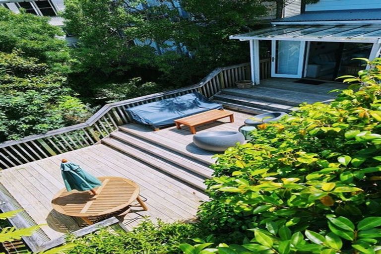 Photo of property in 21 Mortimer Terrace, Aro Valley, Wellington, 6021