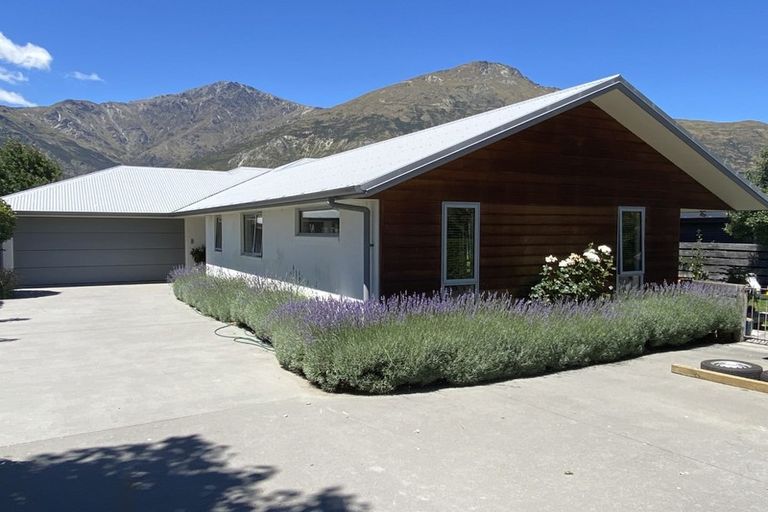 Photo of property in 42 Sylvan Street, Lake Hayes, Queenstown, 9304