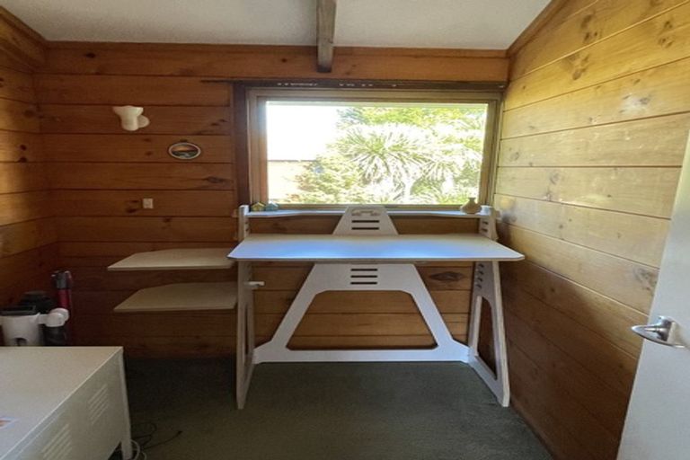 Photo of property in 27 Reynolds Place, Torbay, Auckland, 0630