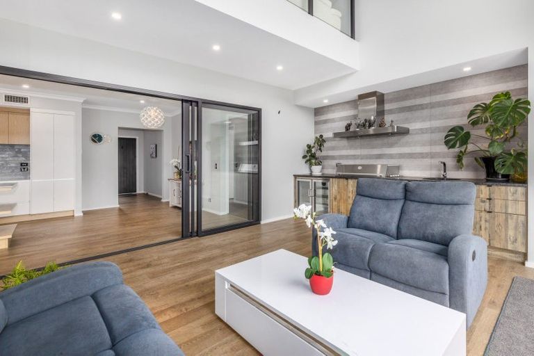 Photo of property in 4 Rotorua Grove, Aotea, Porirua, 5024