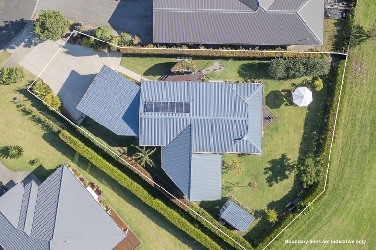 Photo of property in 18 Ringwood Place, Whitianga, 3510