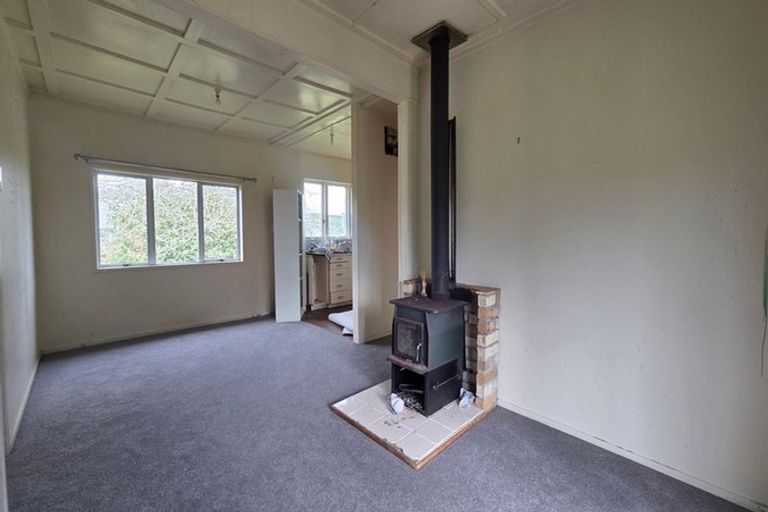Photo of property in 110 Ngatawhiti Road, Te Kopuru, 0391