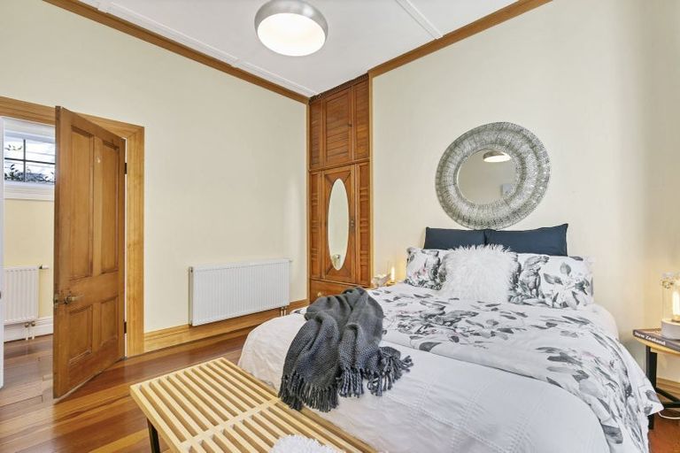 Photo of property in 220 Ohiro Road, Brooklyn, Wellington, 6021