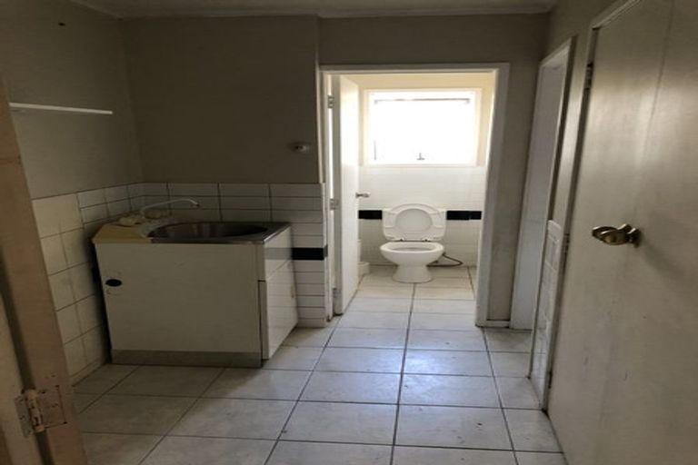 Photo of property in 1/1 Reynolds Place, Torbay, Auckland, 0630