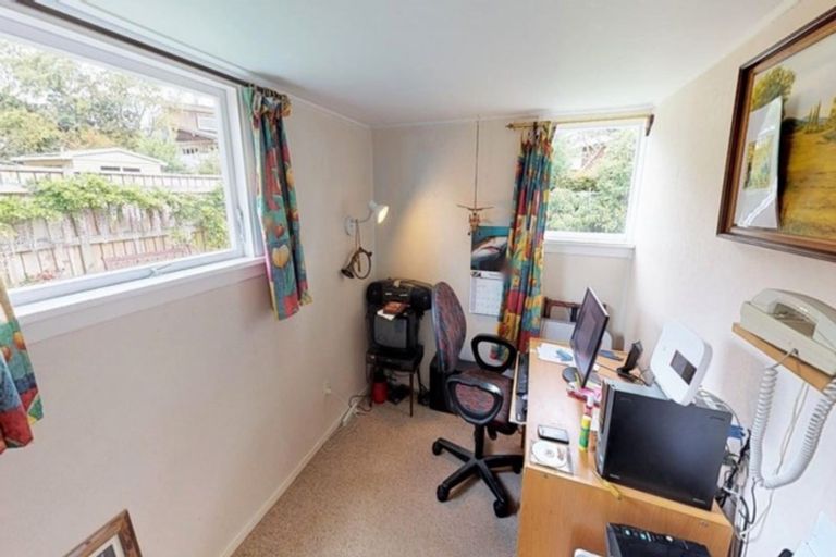 Photo of property in 1 Byrd Street, Levin, 5510