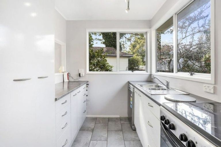 Photo of property in 15 Luanda Drive, Ranui, Auckland, 0612