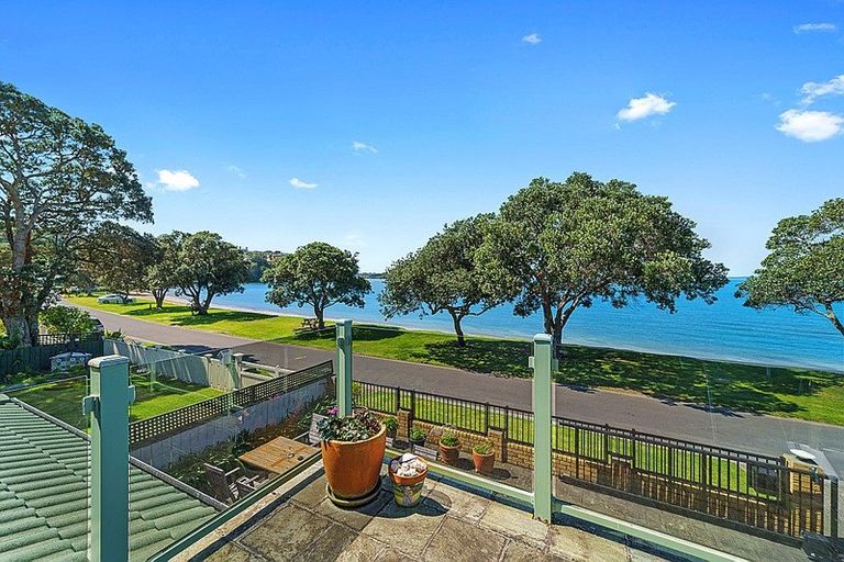 Photo of property in 20 Matakatia Parade, Matakatia, Whangaparaoa, 0930