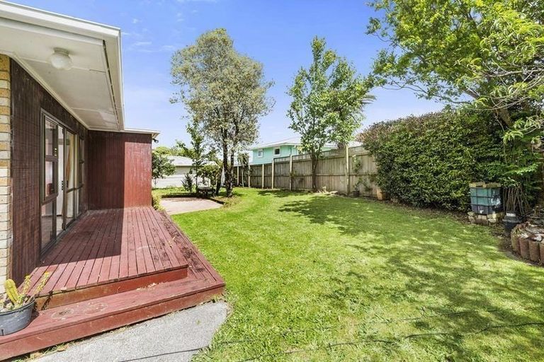 Photo of property in 14 Gills Avenue, Papakura, 2110