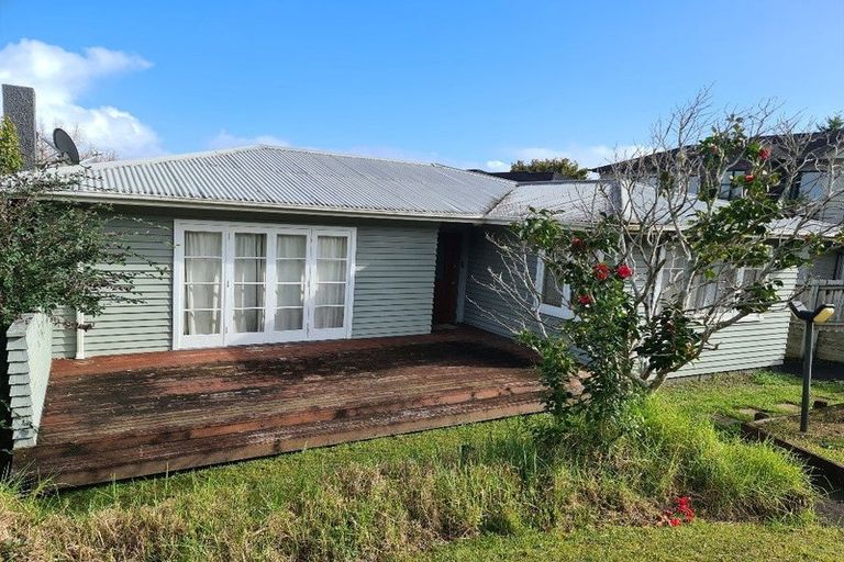Photo of property in 11 William Souter Street, Forrest Hill, Auckland, 0620