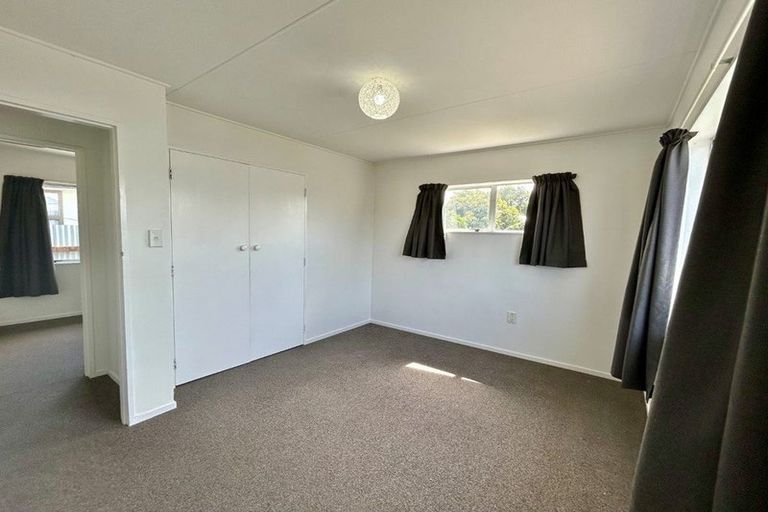 Photo of property in 94 Tait Drive, Greenmeadows, Napier, 4112