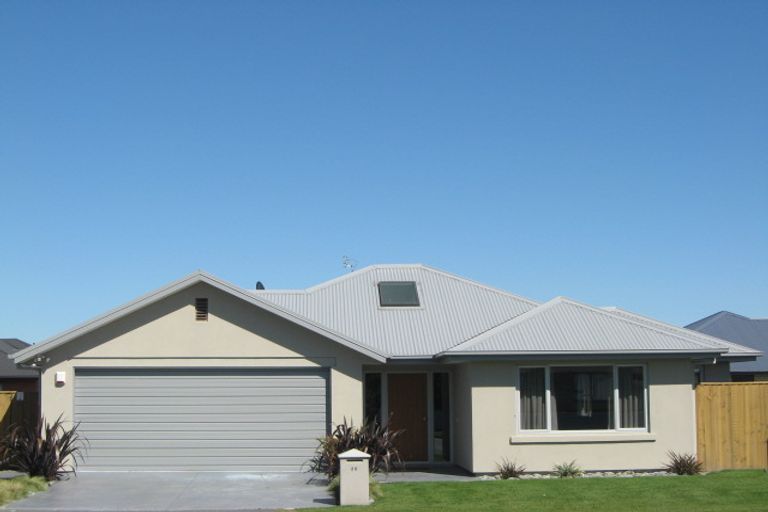 Photo of property in 39 Grimseys Road, Redwood, Christchurch, 8051