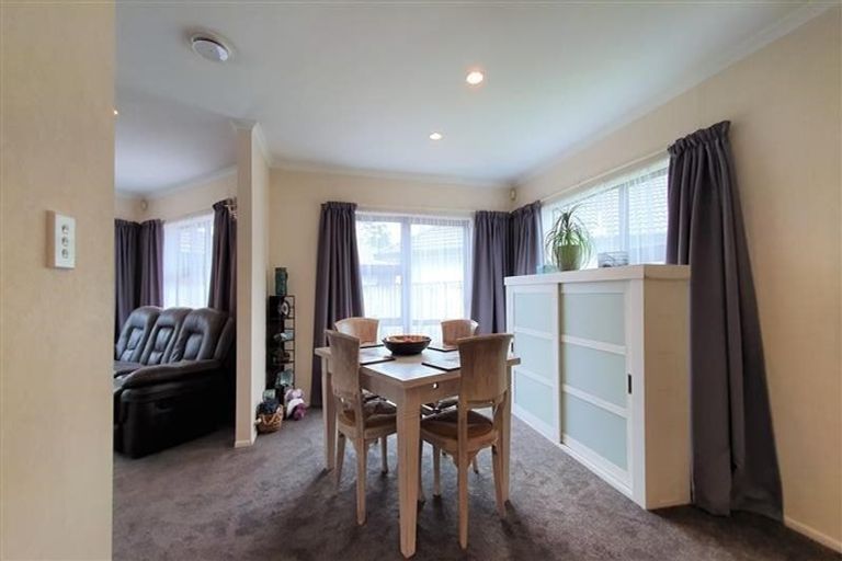 Photo of property in 1/21 Glanworth Place, Dannemora, Auckland, 2016