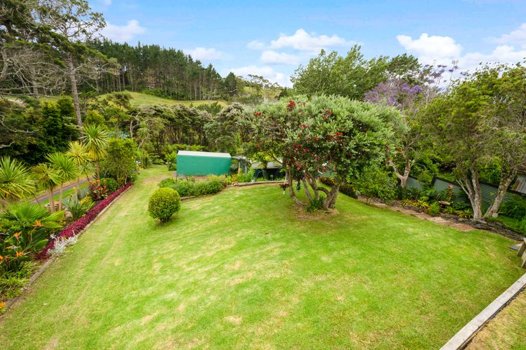 Photo of property in 43 Mcentee Road, Waitakere, Auckland, 0816