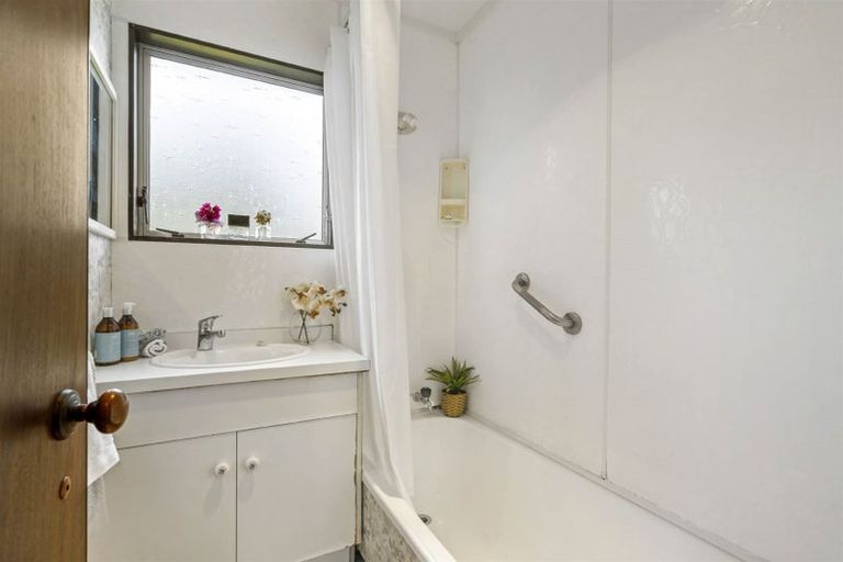 Photo of property in 3/332 Rangatira Road, Beach Haven, Auckland, 0626