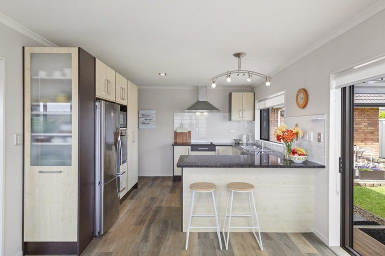 Photo of property in 16 Ludlow Place, Pukekohe, 2120