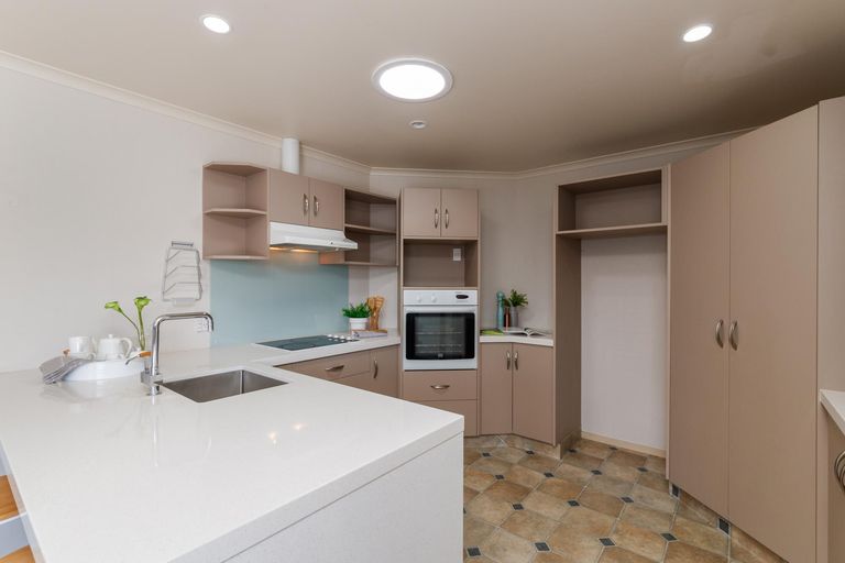 Photo of property in 127 Schnell Drive, Kelvin Grove, Palmerston North, 4414