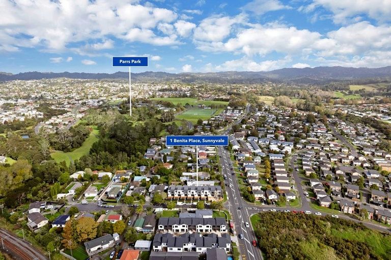 Photo of property in 7/1 Benita Place, Sunnyvale, Auckland, 0612