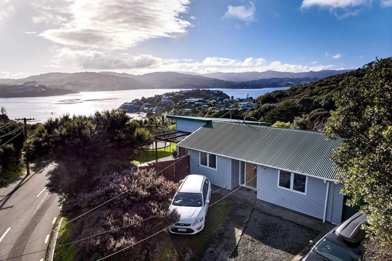 Photo of property in 1 Kahu Road, Paremata, Porirua, 5024