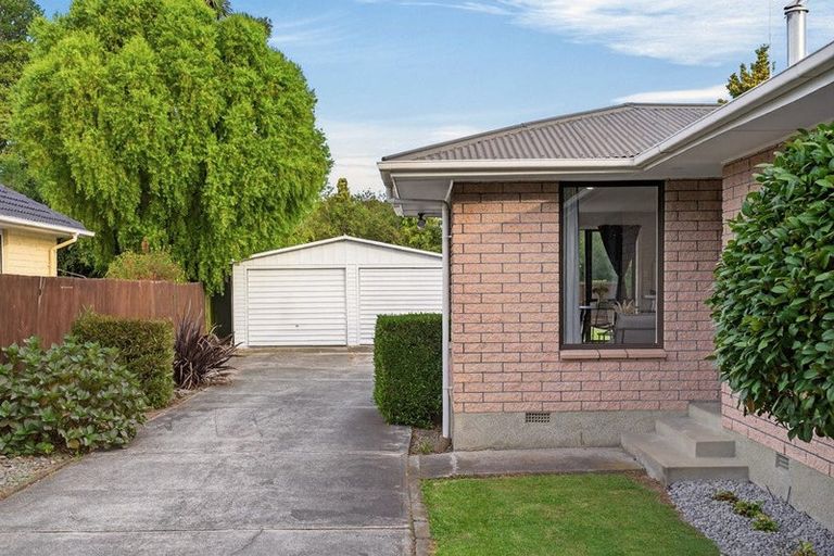 Photo of property in 6 Blossomdale Place, Bishopdale, Christchurch, 8053