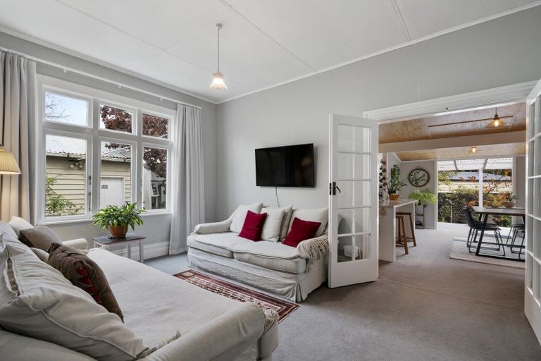 Photo of property in 89 Bridge Street, Bulls, 4818