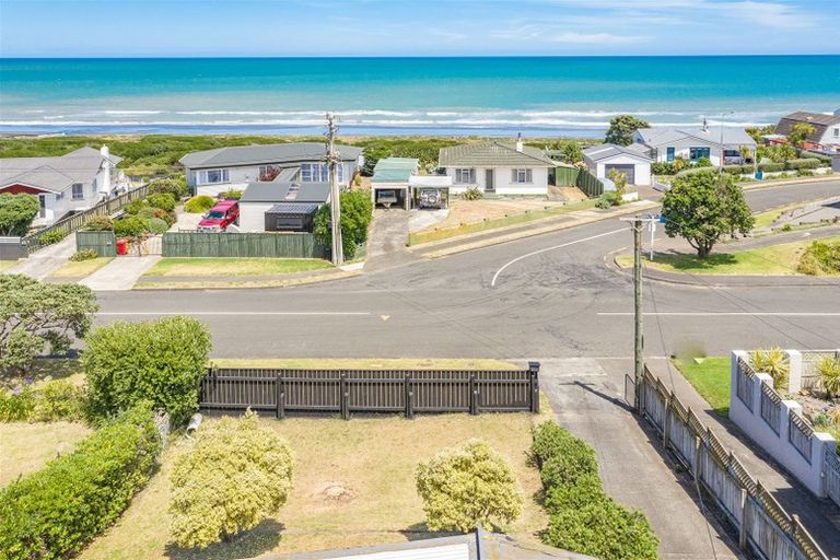 Photo of property in 178 Karaka Street, Castlecliff, Whanganui, 4501
