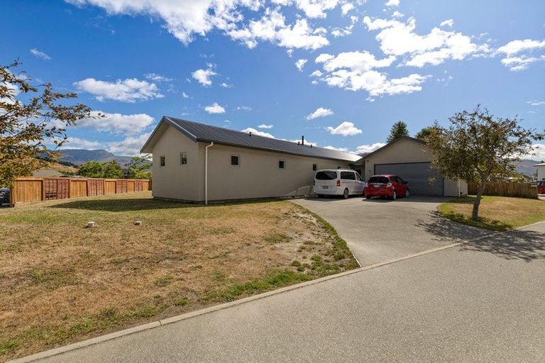 Photo of property in 1 Mcivor Lane, Lake Hayes, Queenstown, 9304