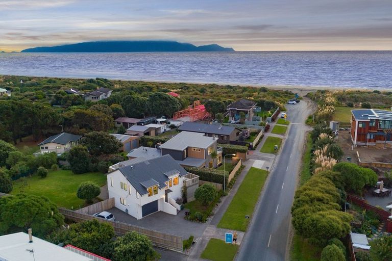 Photo of property in 279 Peka Peka Road, Peka Peka, Waikanae, 5391