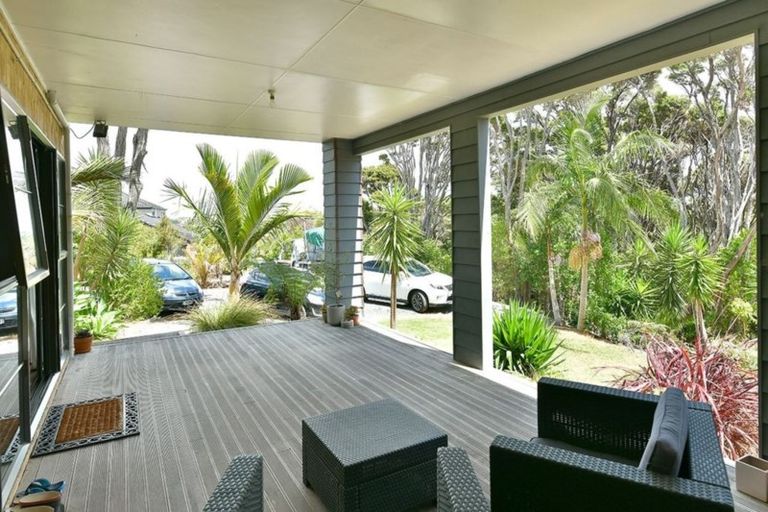 Photo of property in 38 Beauvoir Avenue, Matakatia, Whangaparaoa, 0930