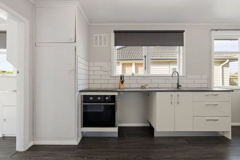 Photo of property in 2 Yeats Crescent, Fairfield, Hamilton, 3214