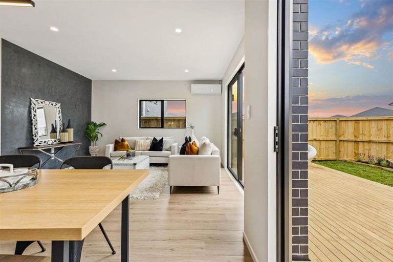 Photo of property in 19 Konoba Avenue, Kumeu, 0810