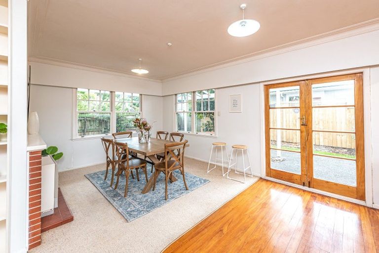 Photo of property in 11 Saint Leonard Street, Saint Johns Hill, Whanganui, 4501