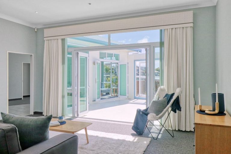 Photo of property in 39 Lanyon Place, Whitby, Porirua, 5024