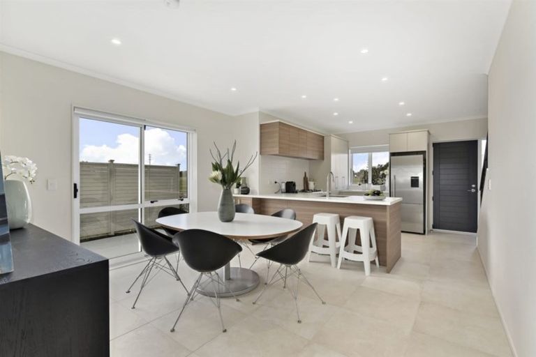 Photo of property in 7 Pepene Avenue, Takanini, 2112