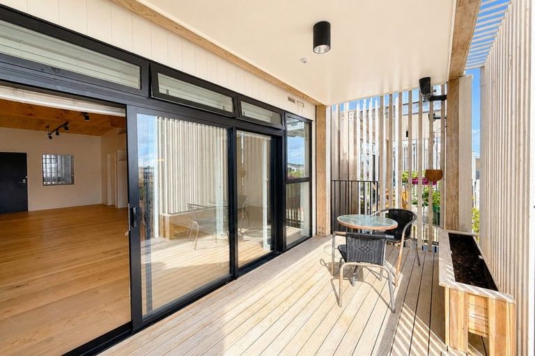 Photo of property in 10/165 Hobsonville Point Road, Hobsonville, Auckland, 0616