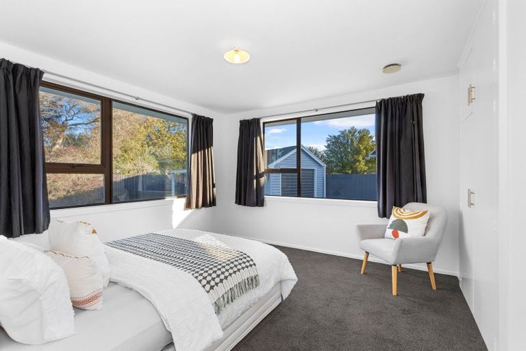 Photo of property in 17 Rosanna Place, Aranui, Christchurch, 8061